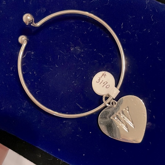 NWT Silver Heart Key Chain Monogram “W” on Silver Heart -great Gift 🎁 - Picture 3 of 8